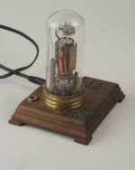 TESLA Collection, TESLA I, El Yapımı Lamba, Tasarım Lamba, Pirinç Lamba, Dekoratif Lamba, LED Masa Lambası, Sınırlı Üretim, Koleksiyonluk Lamba, Endüstriyel Tasarım, Vintage Dekor, Ceviz Ağacı, Pirinç Gövde, Tasarım Objesi, Premium Dekorasyon, Artisan Design, Özel Üretim, Mimar Hediyesi, Yönetici Hediyesi, Limited Edition, Handmade Lamp, Brass Lamp, Collectible Lamp, Industrial Design Lamp, Luxury Desk Lamp.