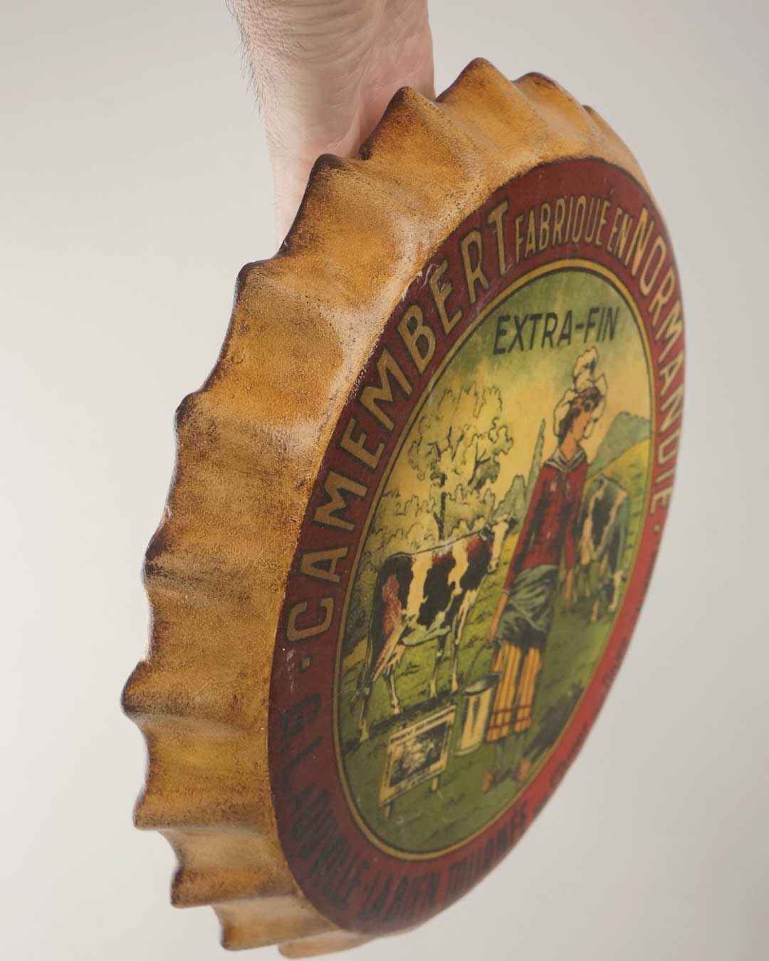 Vintage Camembert Normandie Şişe Kapağı Duvar Dekoru – 33 cm çap - Görsel 5