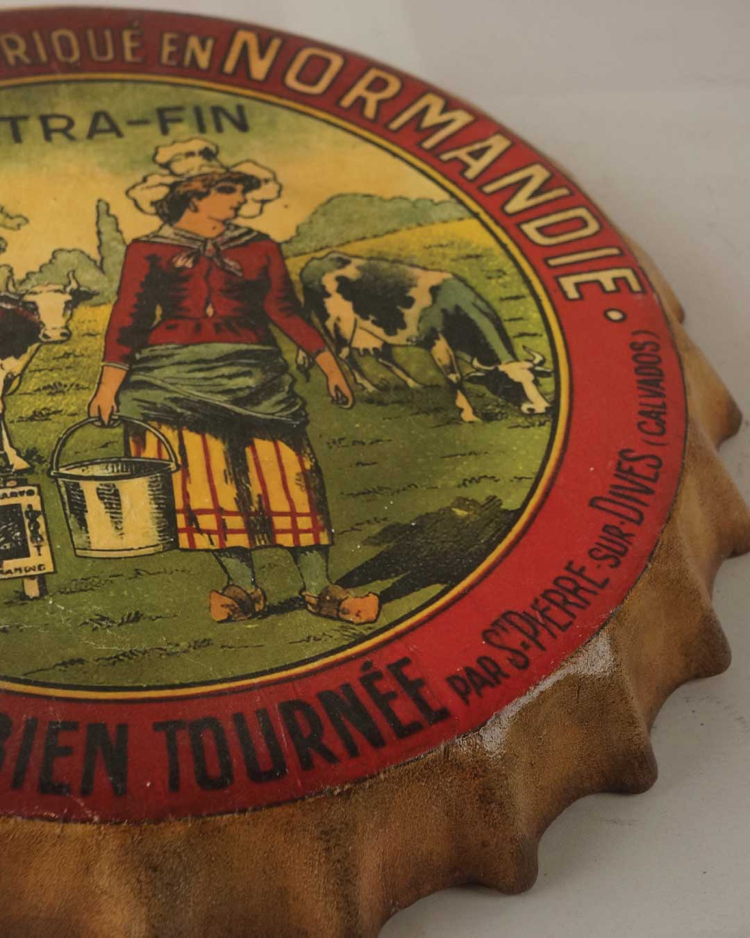 Vintage Camembert Normandie Şişe Kapağı Duvar Dekoru – 33 cm çap - Görsel 2